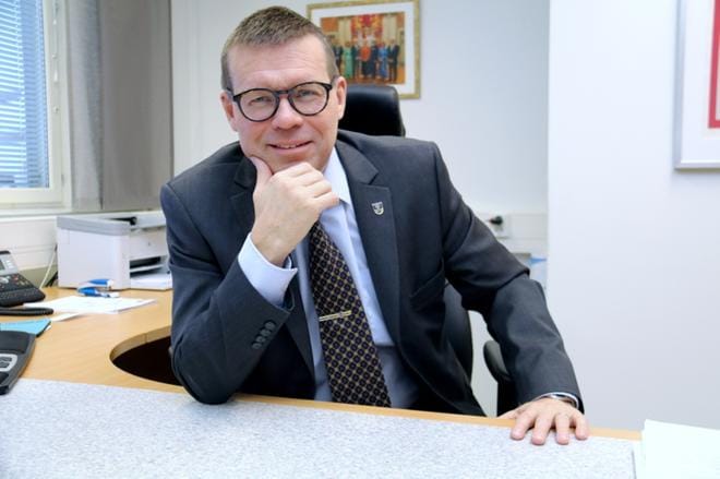 – Tämä on hyvä välitodistus, mutta en voi pelkästään odottaa, mitä uusi valtuusto tekee tammikuussa 2022, kahden vuoden jatkoajan Kauhavan johdossa saanut kaupunginjohtaja Markku Lumio totesi maanantain 3.2. valtuuston kokouksen jälkeen. KUVA: ANU NAHKALA