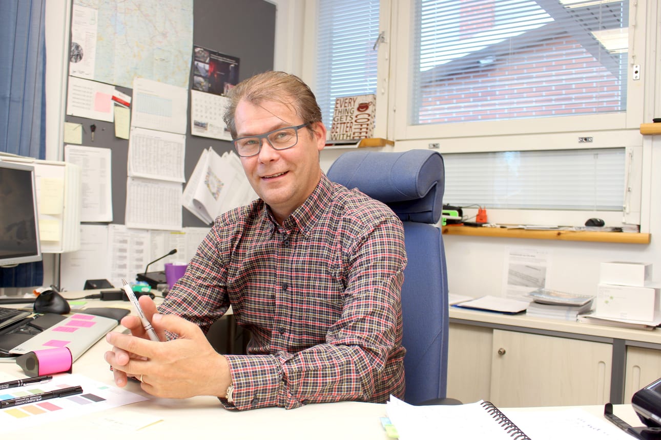 Perjantaina 50 vuotta täyttäneellä Samuli Yrjänällä on monta rautaa tulessa niin töissä kuin vapaa-ajallakin. Haastava työn vastapainona monipuoliset vapaa-ajanharrastukset tuovat virtaa arkeen.