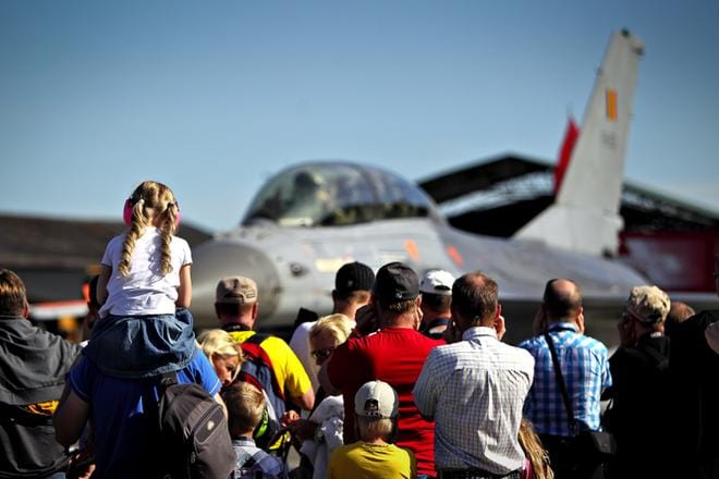 Viimeksi suuri lentonäytös järjestettiin Kauhavalla talkoilla juhannuksena 2012. KUVA: TOMI KOSONEN