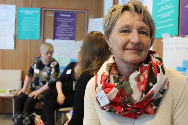 Tunne- ja vuorovaikutustaidot ovat yksilökysymyksiä ja ne ovat harjoiteltavissa, niin tytöillä kuin pojillakin, näkee päiväkodinopettaja Eeva Saranpää. – Toiset tarvitsevat enemmän harjoitusta ja kertausta, selitystä ja perusteluja. Yhteiset leikit, aikuisen ollessa mukana, vievät taitoja systemaattisesti eteenpäin. KUVA: REIJO HEIKKILÄ