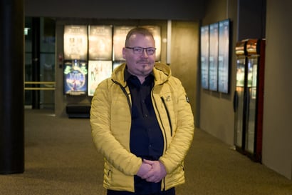 Oululainen viiniharrastaja Hannu Eräluoto osti 400 eurolla samppanjaa ja päätyi kaatamaan sen alas lavuaarista