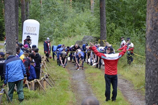 Miesten viestiin osallistui 23 joukkuetta. Edustusjoukkue oli kisaan saatu mukaan 11 kunnasta. Suunta-Jurvan Juhani Latva lähetti miehet matkaan. KUVAT: JAANA ALA-LAHTI