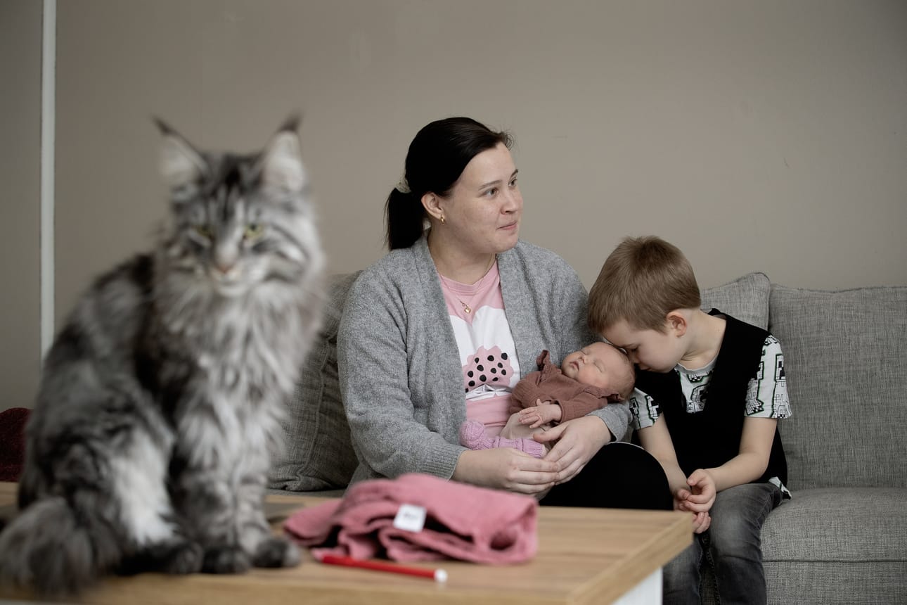 6-vuotias Aaro Hämeenkorpi on iloinen uudesta siskostaan. Se kuitenkin jännittää tuoretta isoveljeä, että kuinka hänen sekä hänen veljensä leluille käy, kun tyttö kasvaa ja alkaa liikkua enemmän.