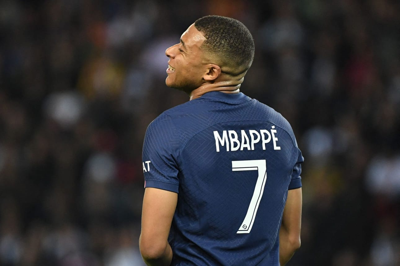 Mbappe allekirjoitti kolmen vuoden sopimuksen PSG:n kanssa toukokuussa pitkällisten neuvotteluiden päätteeksi. LEHTIKUVA/AFP