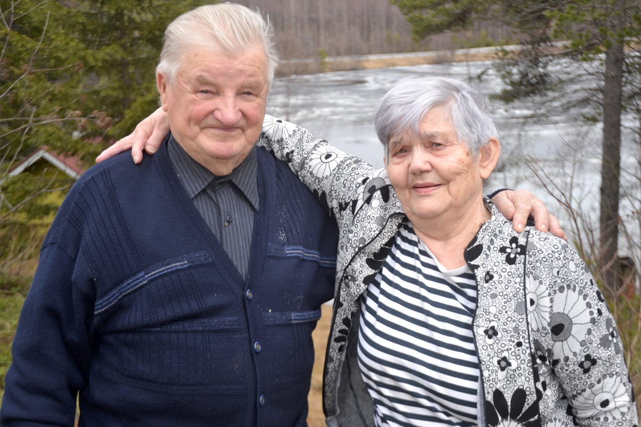 Unto ja Irja Saapungin pitkä yhteiselo sai jatkoaikaa, kun vaimo pelasti urheasti miehensä hyisestä Saapunkijärvestä.