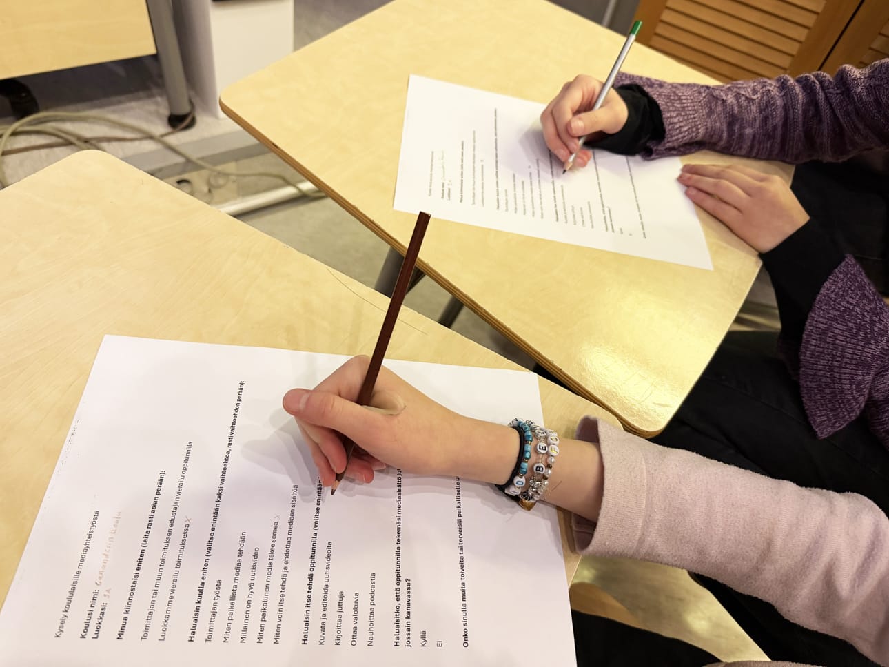 Kaikki mediakummikoulutoiminnan esittelypäivänä yhteiselle oppitunnille osallistuneet oppilaat pääsivät vastaamaan kyselyyn, jolla kartoitettiin oppilaiden toiveita yhteistyön syventämisestä.