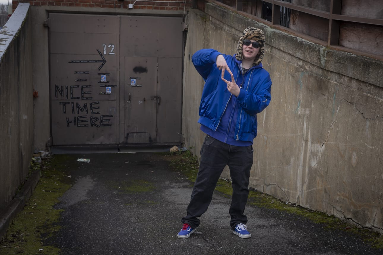 Etelä-Pohjanmaa Rap (EP-Rap) tarkoittaa tapahtumia, tekemistä ja orgaanisia kohtaamisia – siellä jopa seitsemänkymppiset ovat heittäneet räppikäsiä keikoilla. Sen kautta syntyy pitkiä ystävyyssuhteita ja hymyjä ihmisten kasvoille, paljon arvokkaampaa kuin striimit tai raha. Se on se hienoin asia, sen lisäksi että me osataan räpätä hyvin, PiDE toteaa.