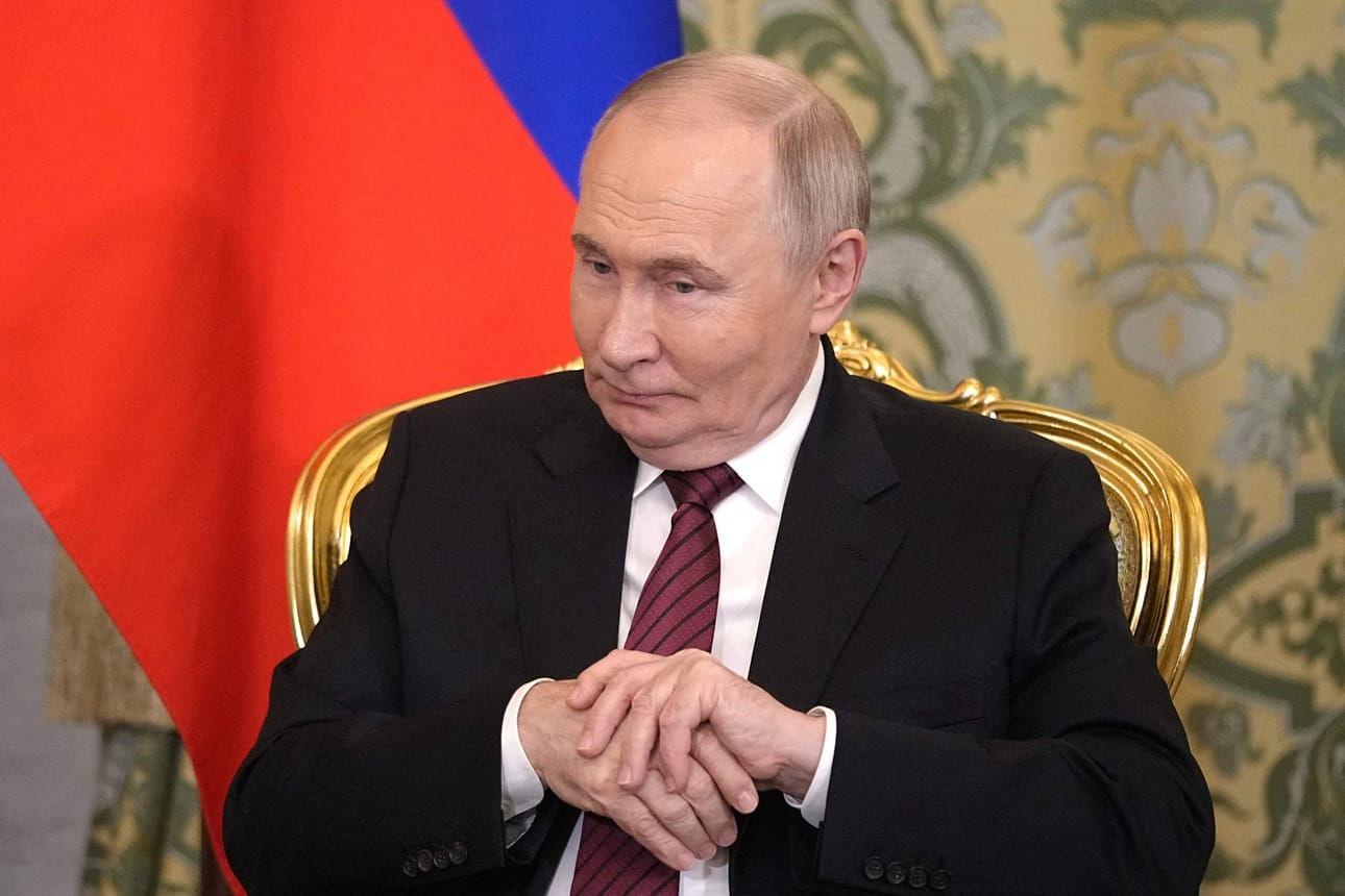 Venäjän presidentti Vladimir Putin ehdottaan neuvottelujen aloittamista. Sota Ukrainassa on kestänyt nyt yli kolme vuotta.