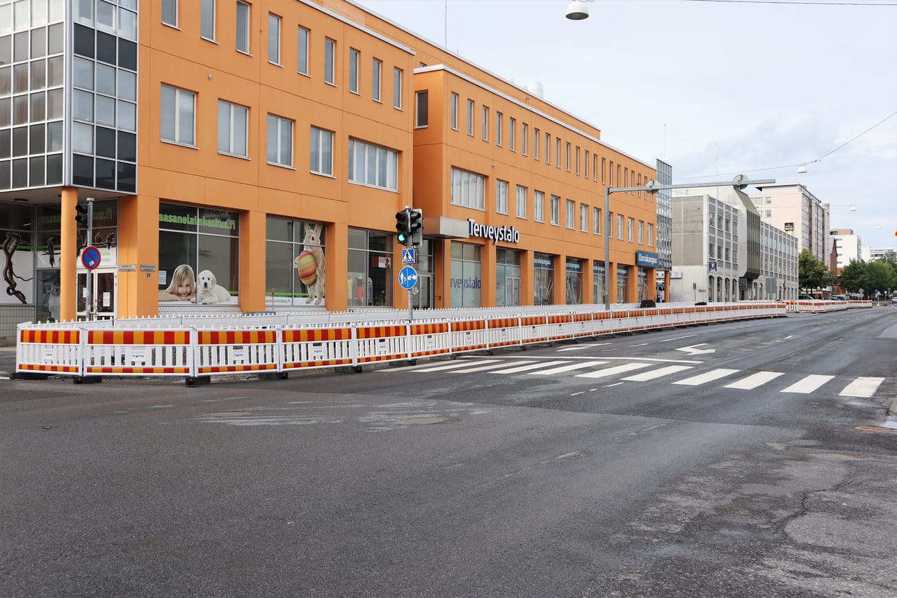 Kävely- ja pyörätien rakentaminen on alkanut Hietasaarenkadulla.