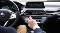 Video: Luksus-BMW:ssä äänentoistoa voi säätää ilman kosketusta