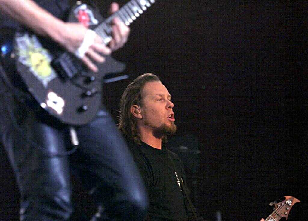 James Hetfieldiä kosiskellaan bändeineen keikalle Tunturi-Lappiin.