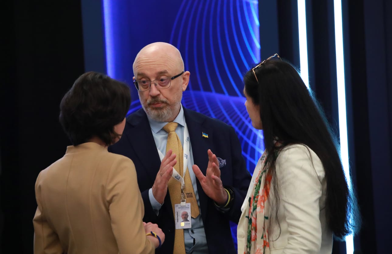 Kuvassa Ukrainan puolustusministeri Oleksi Reznikov, jonka presidentti Volodymyr Zelenskyi kertoo erottavansa.