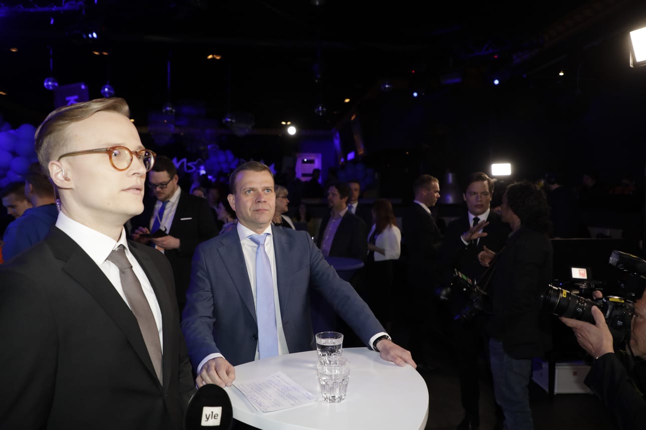 Kokoomuksen Petteri Orpo seurasi vaali-illan kulkua vaalivalvojaisissa. Kokoomus pitää vaalivalvojaisiaan Helsingin keskustassa Club Capital -ravintolassa