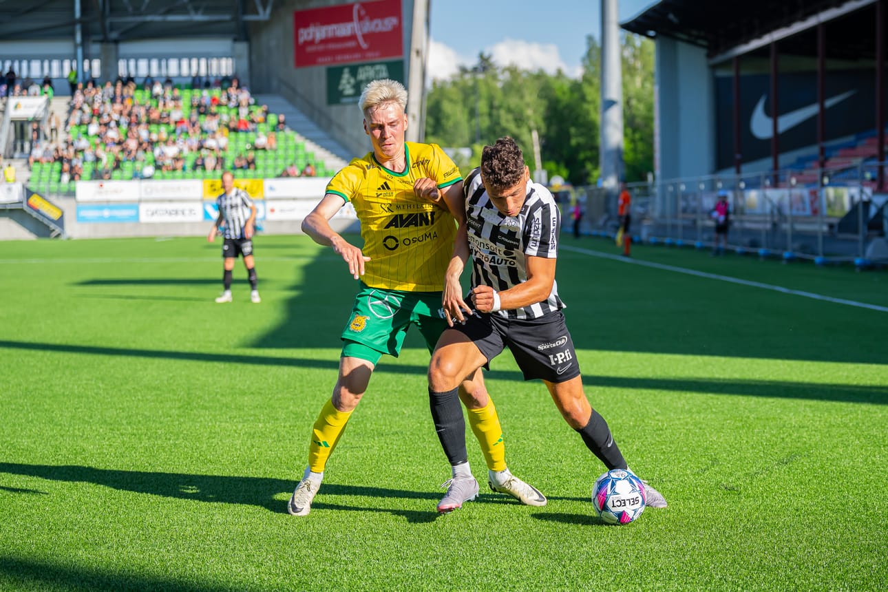 Vaasan Palloseuran Mads Borchers vankisti asemaansa liigan maalipörssin kärkipaikalla. Samalla VPS nousi sarjan kärkeen.