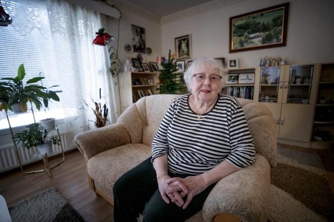 Kuortanelainen Reetta Siukola täyttää runsaan viikon kuluttua 80 vuotta. Vuonna 1997 hänelle annettiin elinaikaa neljästä kuuteen vuotta. KUVAT: JAAKKO ELENIUS
