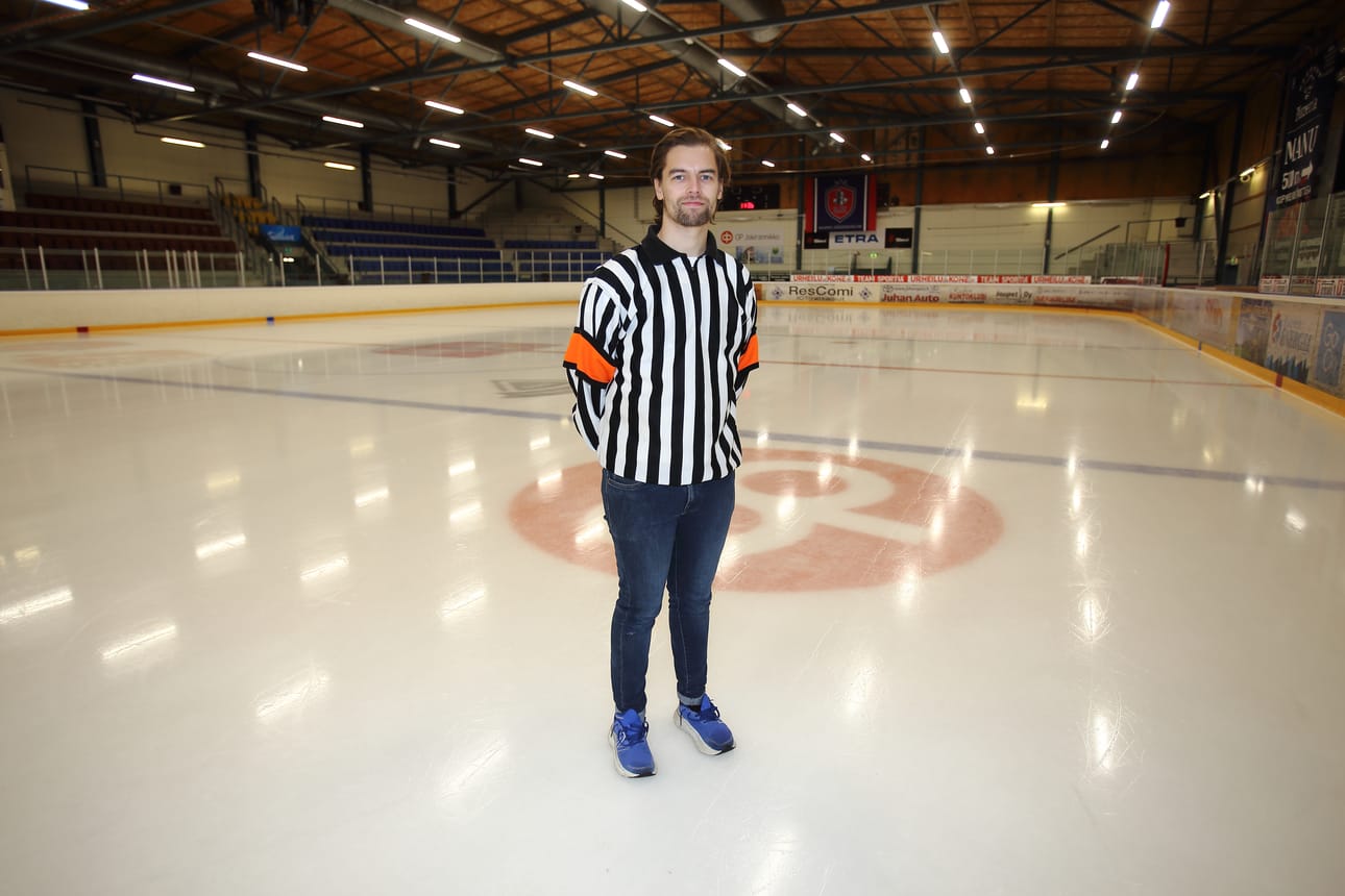 Raahelainen Jaakko Vares tuomaroi Mestistä pääasiassa Rovaniemellä, Kokkolassa ja Iisalmessa. Eli reissukilometrejä kertyy kiitettävästi.