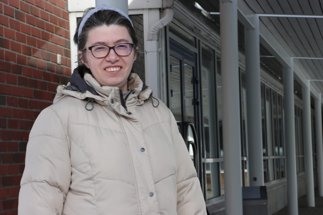 Galina Sillanpää kokee, että omasta taustasta on hyötyä nykyisessä työssä.