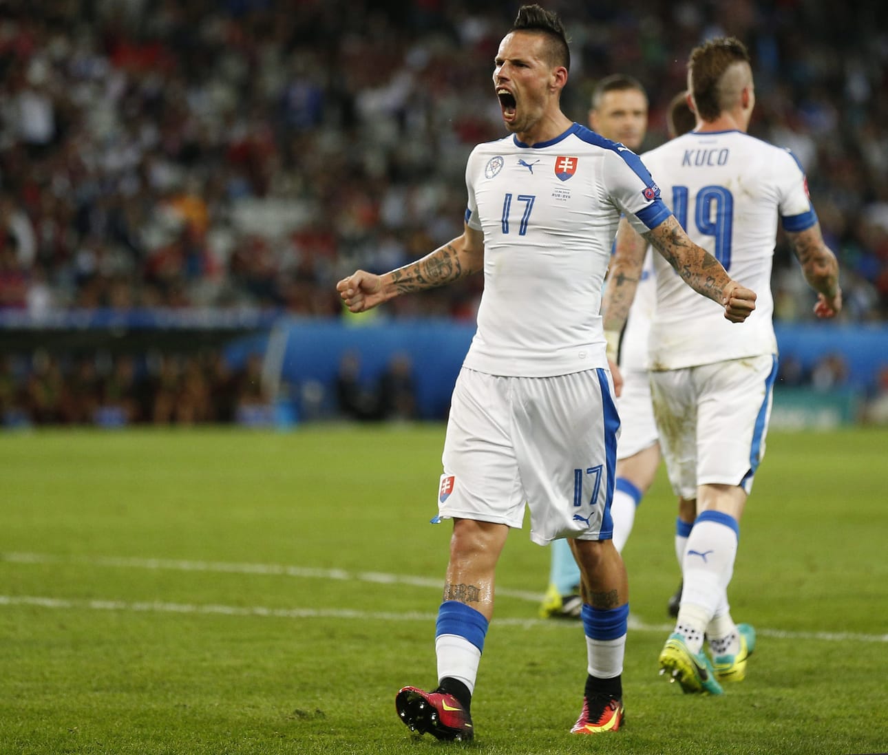 Slovakian Marek Hamsik teki 2-0-maalin.