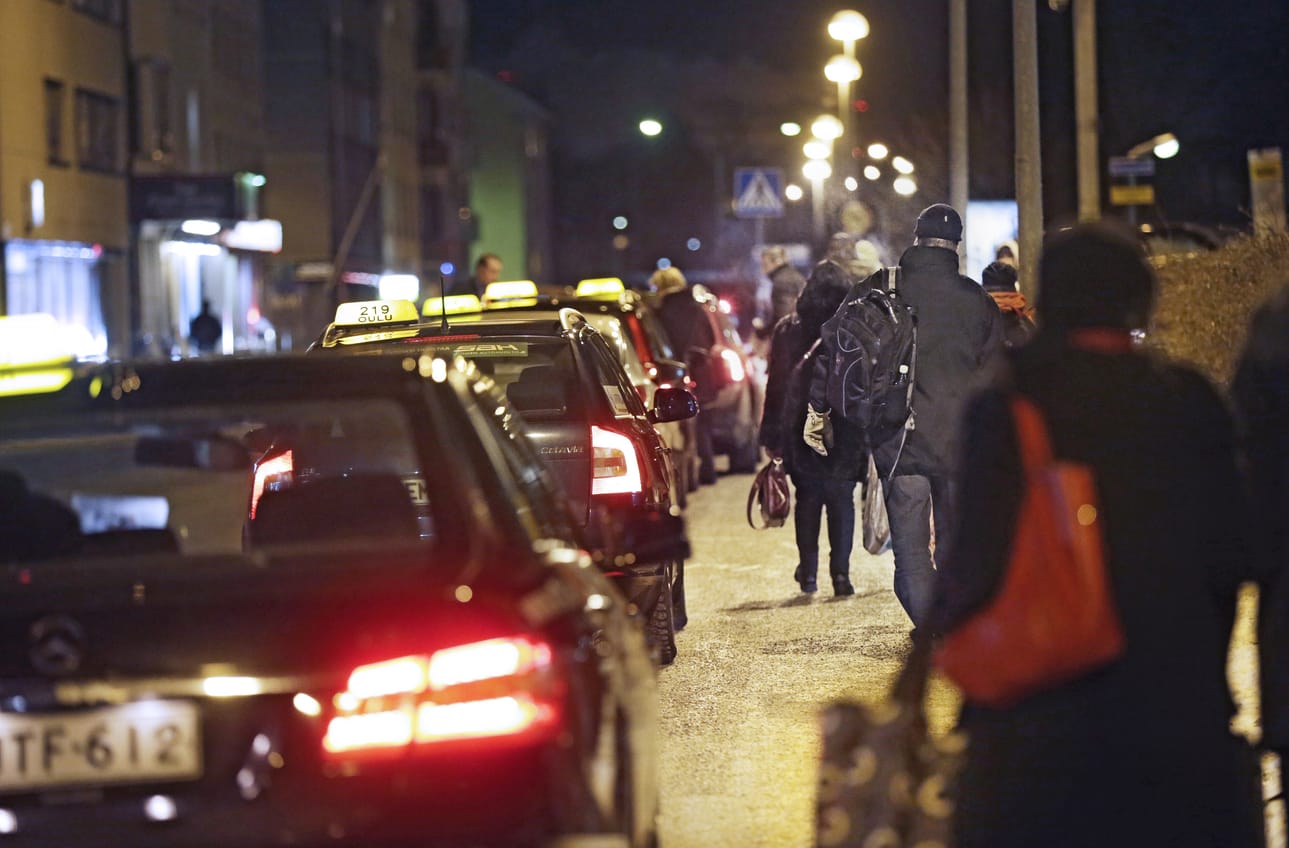 Poliisi sai useita hälytyksiä häiriökäyttäytymisistä perjantai-illan ja lauantaiaamun välisenä aikana.