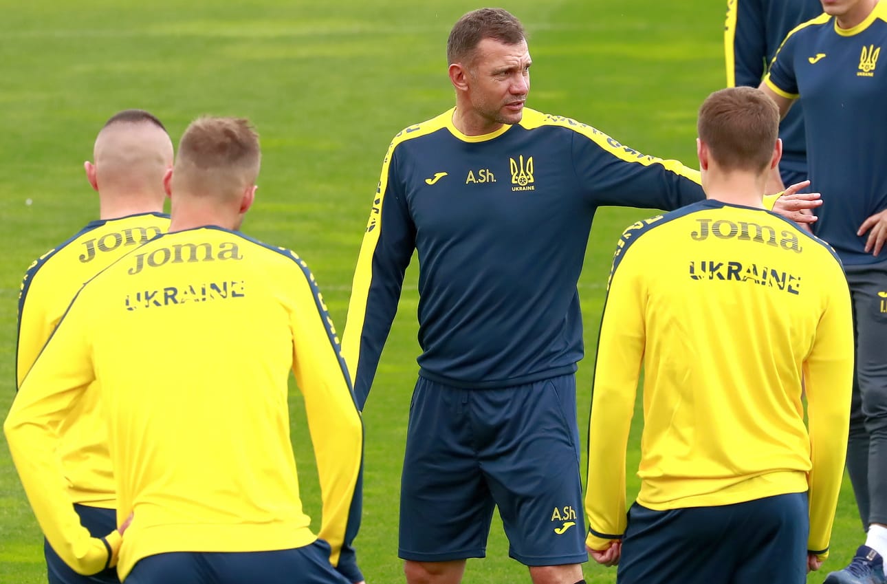 Ukrainen päävalmentaja Andrei Shevchenko voi taas keskittyä peluuttamiseen.