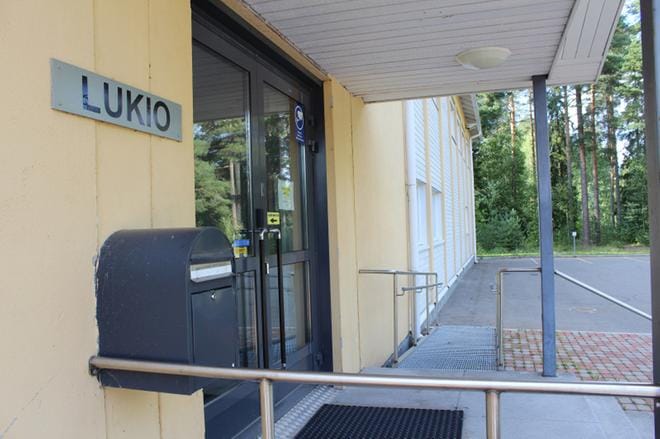 Alavuden lukion toisen vuosikurssin opiskelijat ovat siirtyneet varotoimina etäopetukseen. KUVA: REIJO HEIKKILÄ