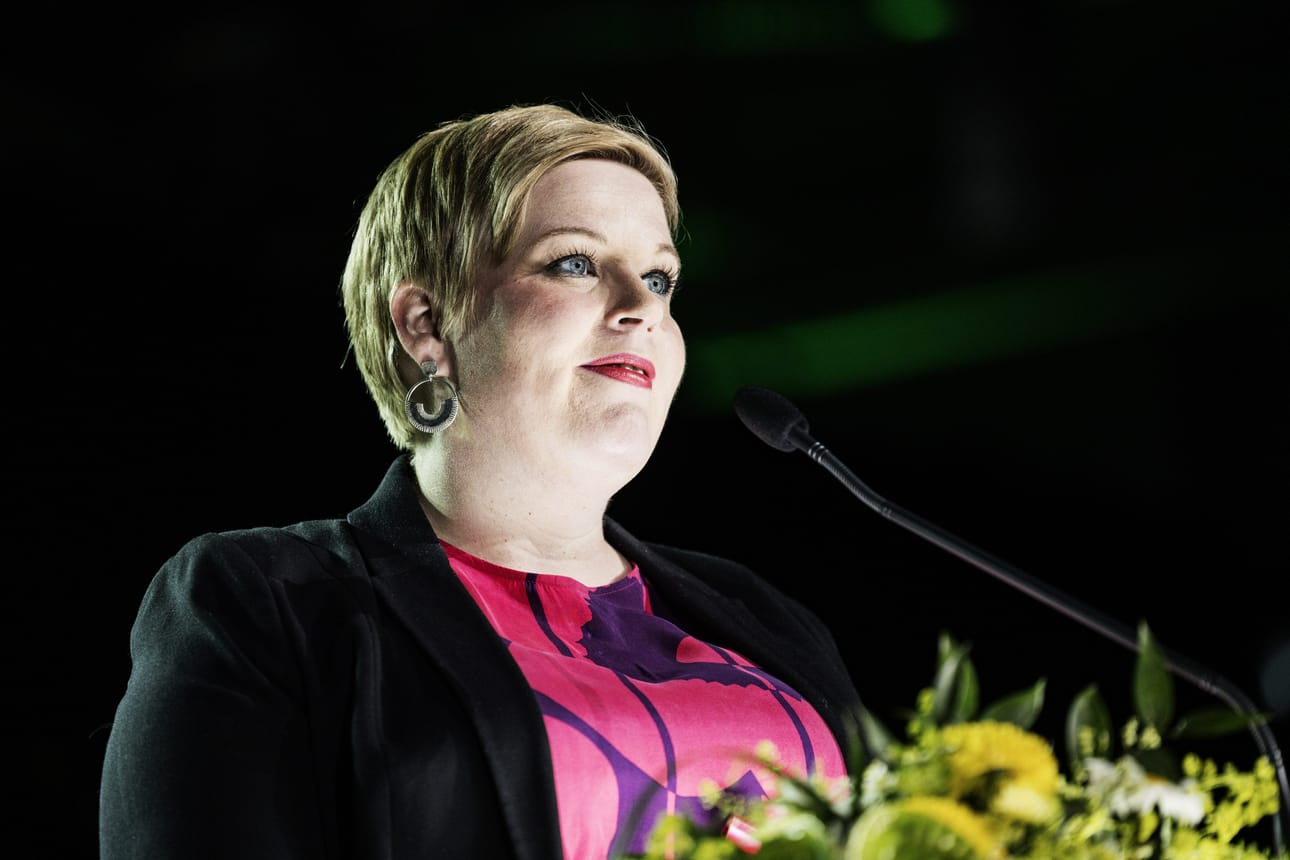 Keskustan väistyvä puheenjohtaja Annika Saarikko puhui keskustan puoluekokouksessa Jyväskylässä. LEHTIKUVA / Roni Rekomaa