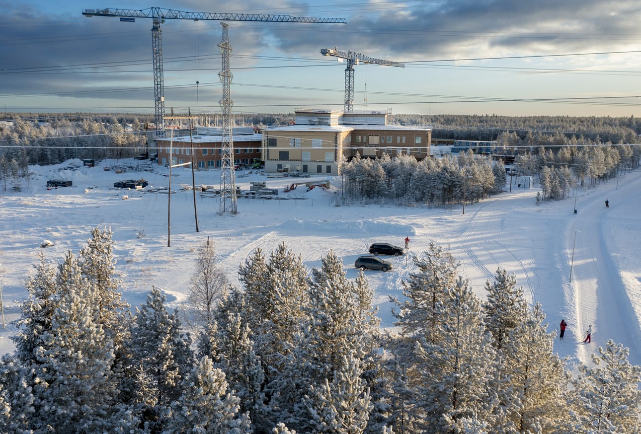 Oulun kouluverkko elää koko ajan. Kun Jääkärinkankaan monitoimitalo valmistuu, sinne siirtyvät oppilaat Myllyojan ja Laanilan kouluista.