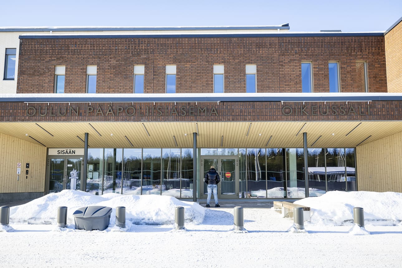Ruskonselän turvakampuksella sijaitsevat Oulun pääpoliisiasema, käräjä- ja hovioikeuden käytössä oleva oikeussali sekä Oulun vankila. Poliisi muutti tiloihin alkuvuodesta 2025, vankila aloitti toimintansa vuotta myöhemmin ja nyt myös kampuksen oikeussali on otettu käyttöön.