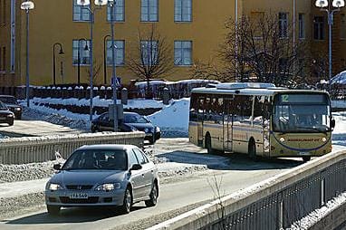 Oulun sisäisen bussiliikenteen taso kohoaa noin neljäsosalla.