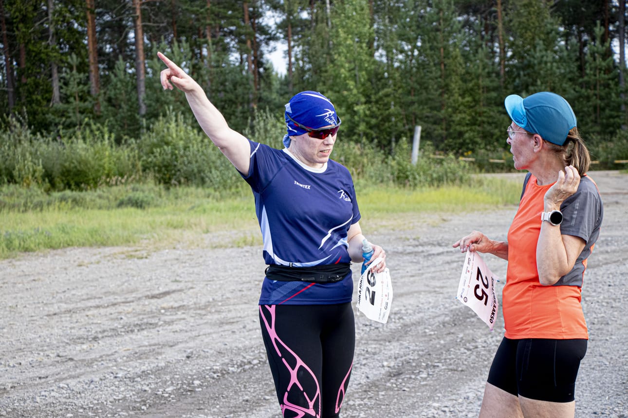 Eija Tuomaala ja Anita Lampela vertailivat juoksukokemuksiaan.
