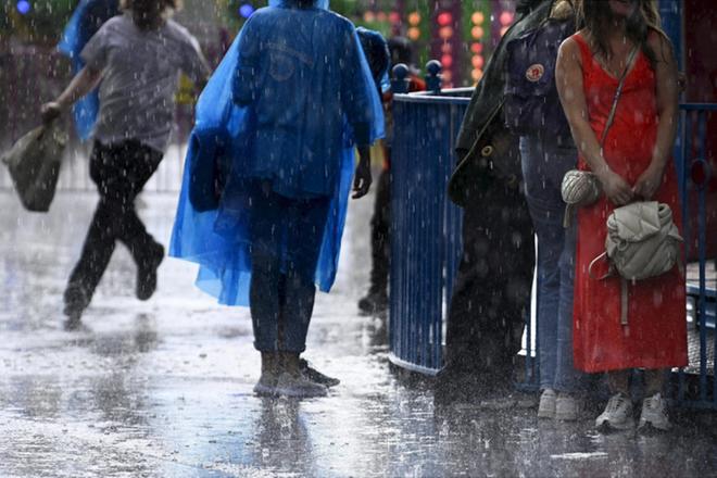 Tiistaina luvassa sade- ja ukkoskuuroja