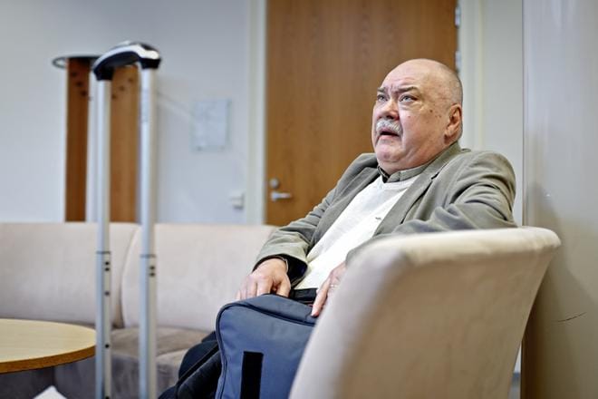 Erämaan Elämyskeskuksen Jorma Leppäniemi ei tyydy käräjäoikeuden häätöpäätökseen. Erämaan Elämyskeskuksen asioita itse ajanut Leppäniemi sai jälleen tiistaina toistuvasti käräjätuomarilta ohjausta siinä, miten oikeudessa menetellään. ARKISTOKUVA: TOMI KOSONEN