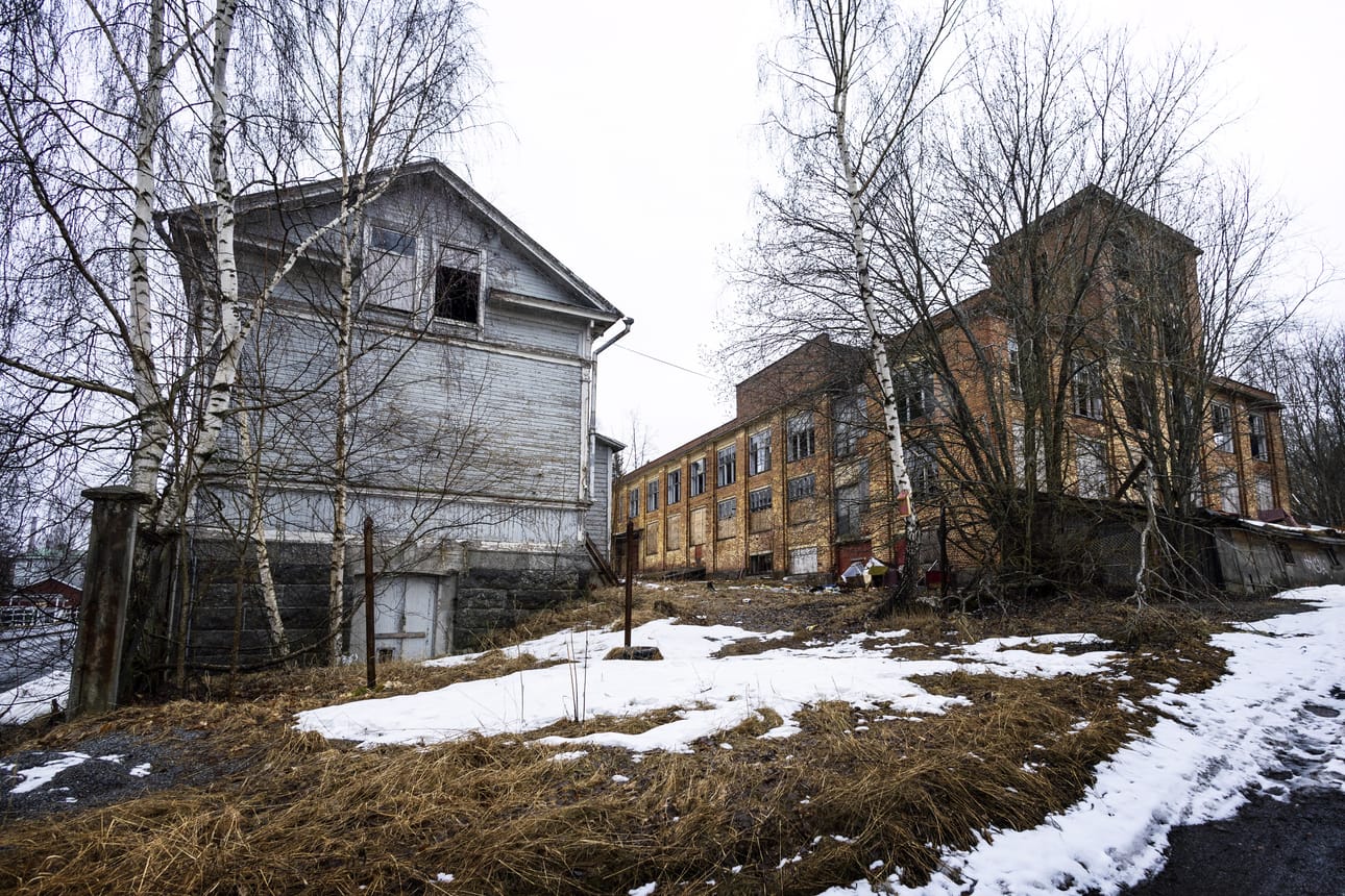 Levoninkadun varren puutalo kuuluu suojeltaviin rakennuksiin, mutta Saippuatehdas ei.