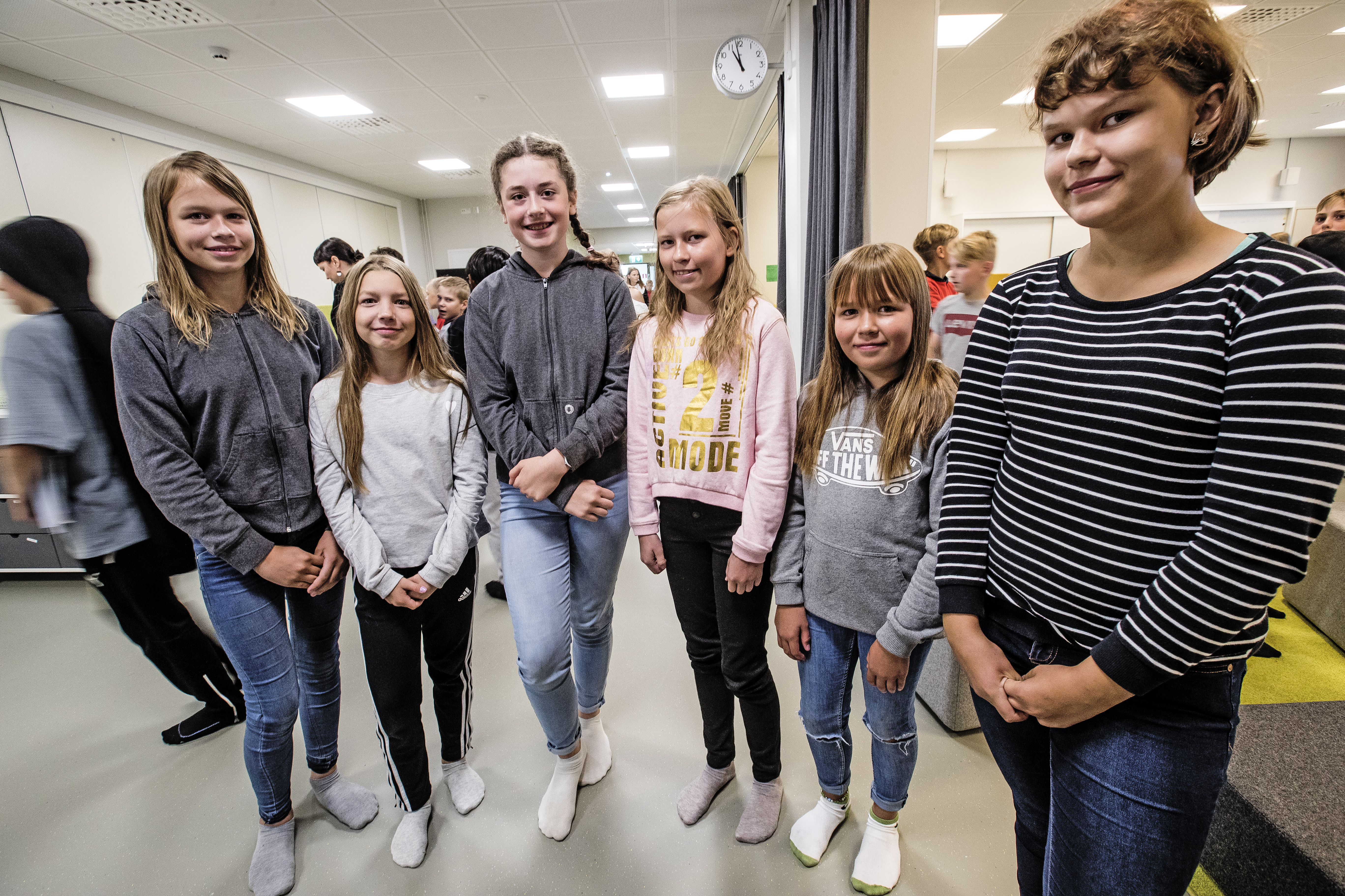 Veera Myllymäki, Tinja Rajamäki, Kamila Jurczak, Emma Ilmakangas, Reetta Yli-Maunula ja Ronja Äijälä lupasivat, että mikäli koulurauha on heistä kiinni, säilyy se Antinkankaalla koko vuoden.