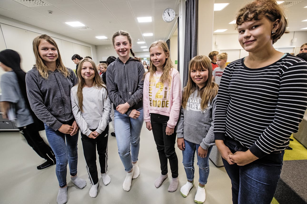 Veera Myllymäki, Tinja Rajamäki, Kamila Jurczak, Emma Ilmakangas, Reetta Yli-Maunula ja Ronja Äijälä lupasivat, että mikäli koulurauha on heistä kiinni, säilyy se Antinkankaalla koko vuoden.