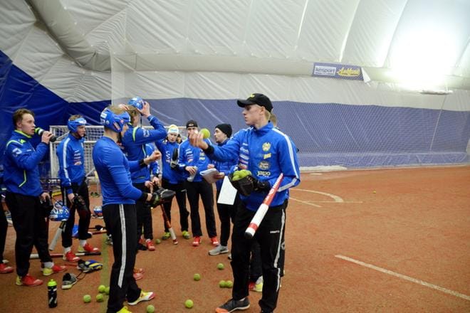 Alajärven pallohallin ovet avautuivat tiistaina. Ryhmäkoko voi olla maksimissaan 10 henkilöä. Kuva on otettu Ankkurien harjoituksista tammikuussa 2020. Arkistokuva: Markku Turpela