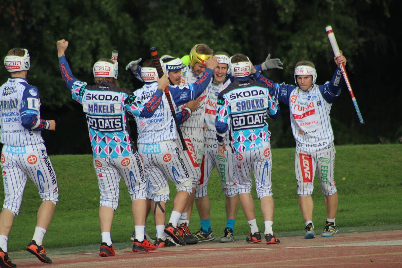 Vimpelin Veto juhli Saarikentällä.