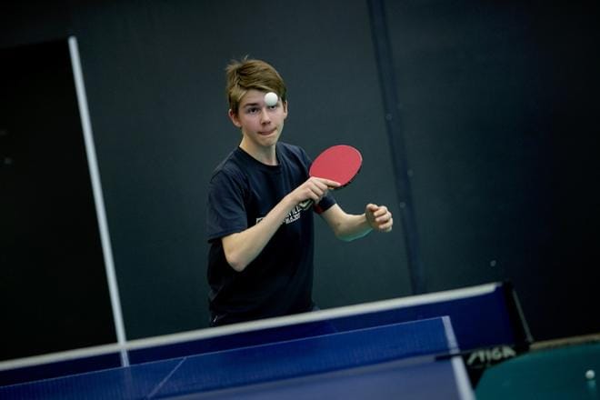 Risto Jokiranta, 13, haluaa katsoa, mihin hän lempilajissaan pöytätenniksessä yltää. KUVAT: JAAKKO ELENIUS