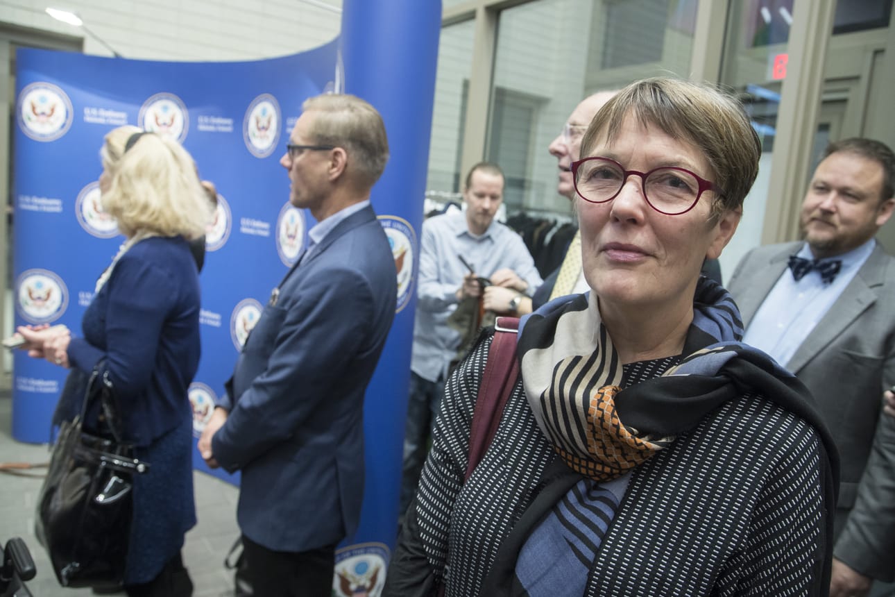 Kansanedustaja Satu Hassi (vihr.) kertoo uudessa kirjassaan tulleensa raiskatuksi 11-vuotiaana.