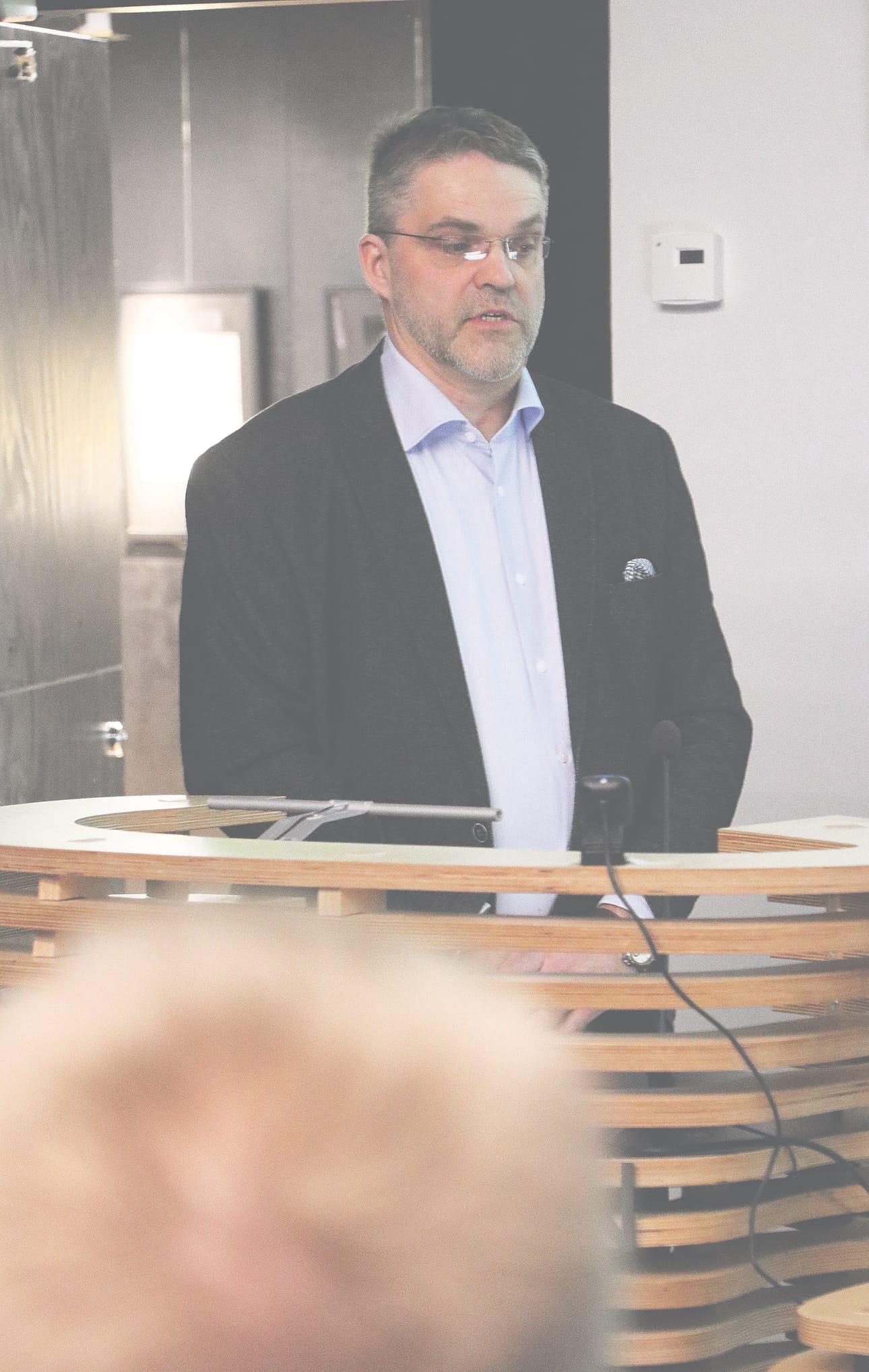 Veli-Pekka Huhmo Humanpolis Oy:sta valmistelee Liminganlahden ja Oulujokivarren Unescon maailmanperintöhakemusta.