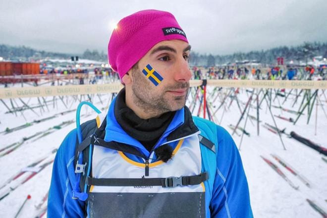 Stephan Wilson urakoi kaksiosaisessa ohjelmassa Ruotsalaisen klassikon eli hiihdon, uinnin, pyöräilyn ja juoksun supermatkat. KUVA: SVT