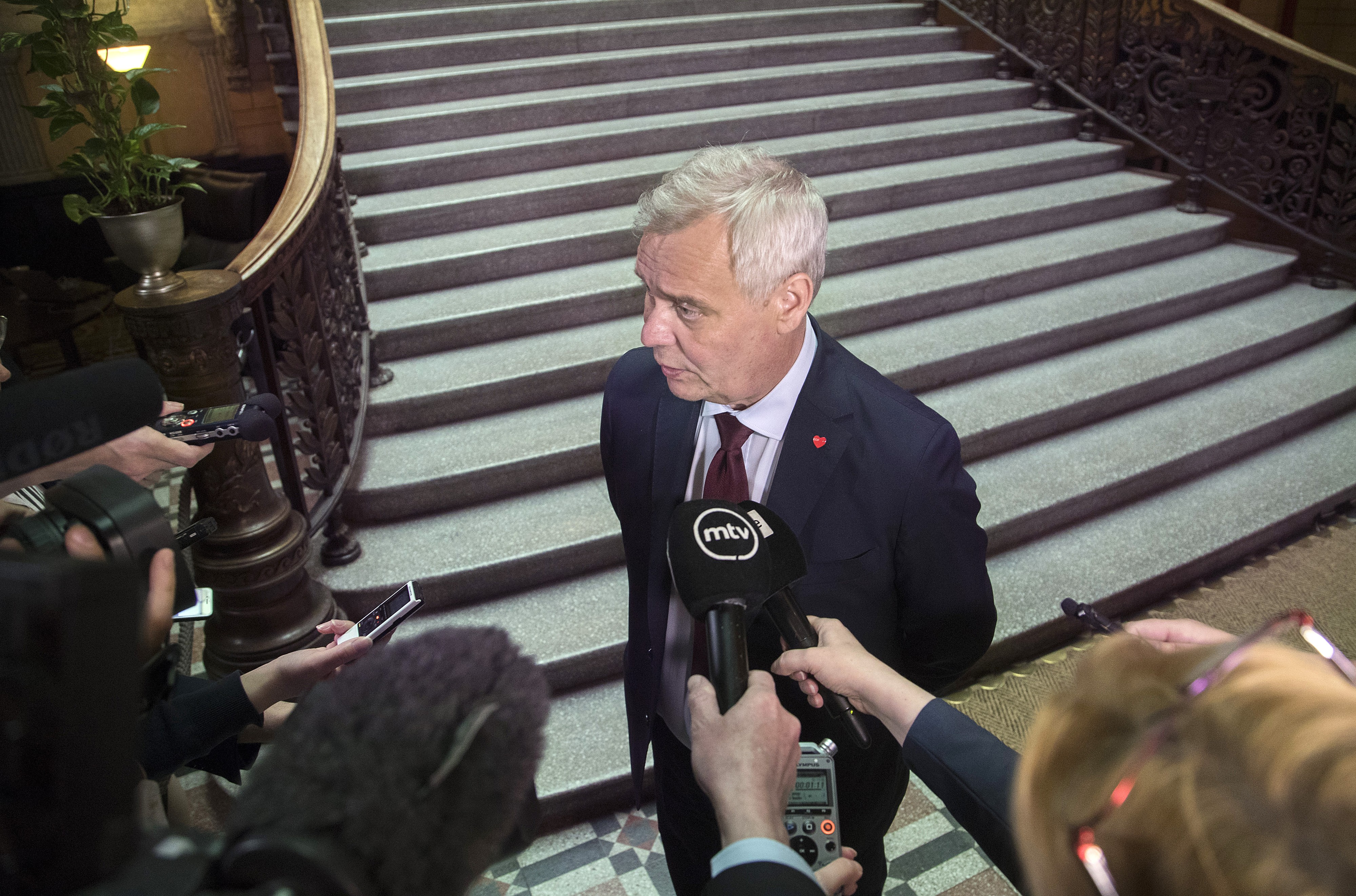 Tuleva pääministeripuolue Sdp esitti puheenjohtajansa Antti Rinteen johdolla jo vaihtoehtobudjetissaan, että osa Sitran taseessa olevasta pääomasta tuloutetaan valtiolle.
