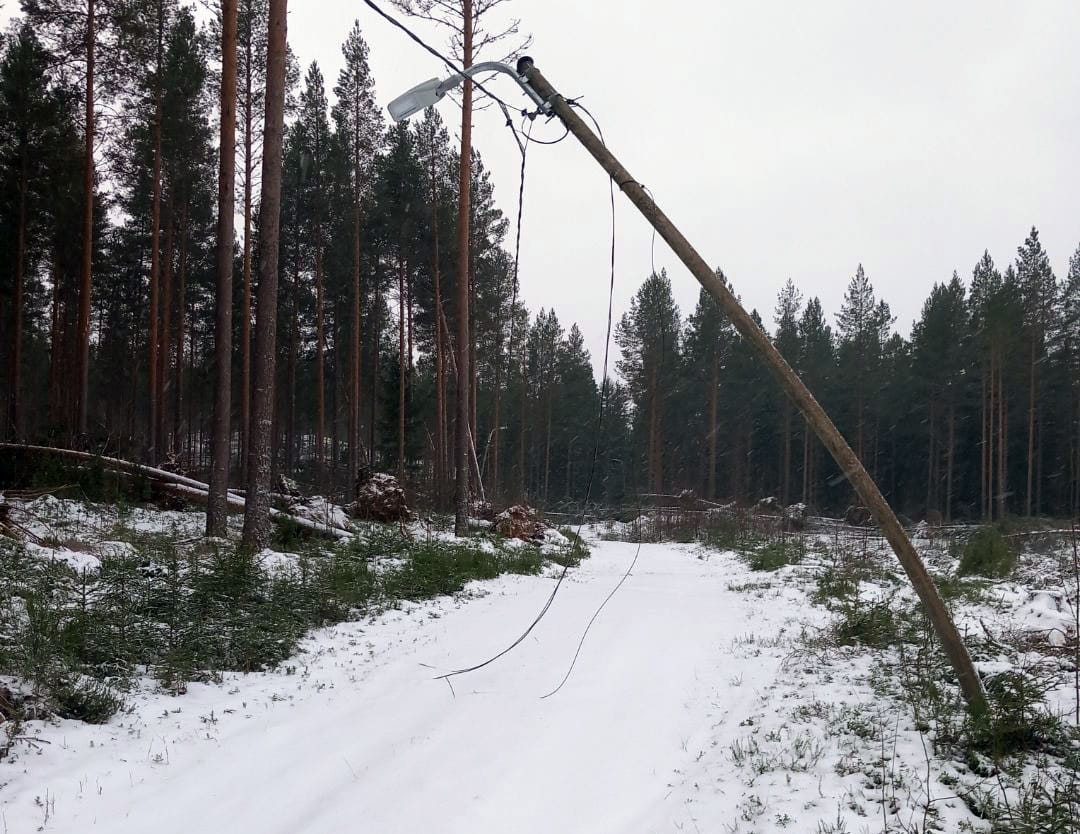 Hannes-myrskyn aiheuttamien sähkökatkojen korjaustyöt kestävät useita päiviä.