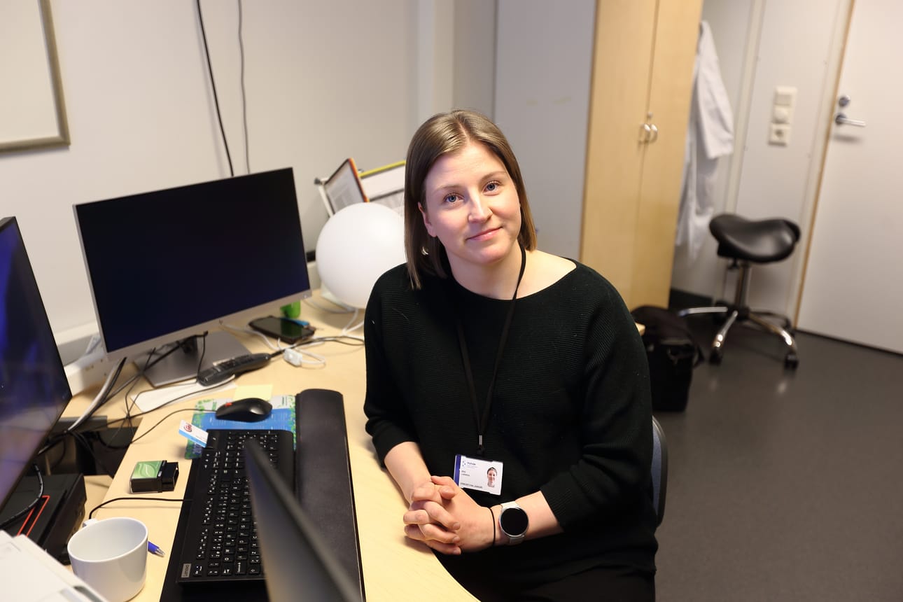 Lääkäriksi valmistunut Iiris Larikka työskentelee Raahen sairaalassa. Hän päätti palata muutaman vuoden tauon jälkeen pesäpallon pariin.