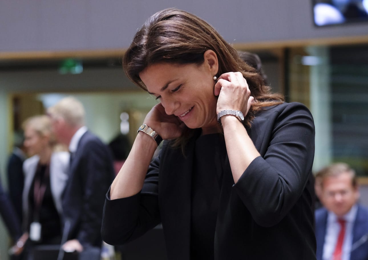 Unkarin oikeusministeri Judit Varga joutui maanantaina vastaamaan jäsenmaiden kysymyksiin yleisten asioiden ministerineuvoston kokouksessa Brysselissä. Oikeusvaltio-ongelmista kuultavana ollut Varga syytti muita poliittisesta noitavainosta, mutta Unkaria näpäytettiin heittäytymästä uhrin asemaan. Unkarissa on heikennetty oikeuslaitoksen asemaa, median sananvapautta ja akateemista vapautta. Tulilinjalla ovat myös vähemmistöt ja maahanmuuttajat.