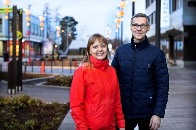Teresa Kollanen ja Heikki Suutala ovat molemmat Greenstepin pohjalaisvahvistuksia. He kiersivät viime viikolla Seinäjoella katsastamassa yritykselle tiloja. KUVA: JOUKO HÄNNINEN