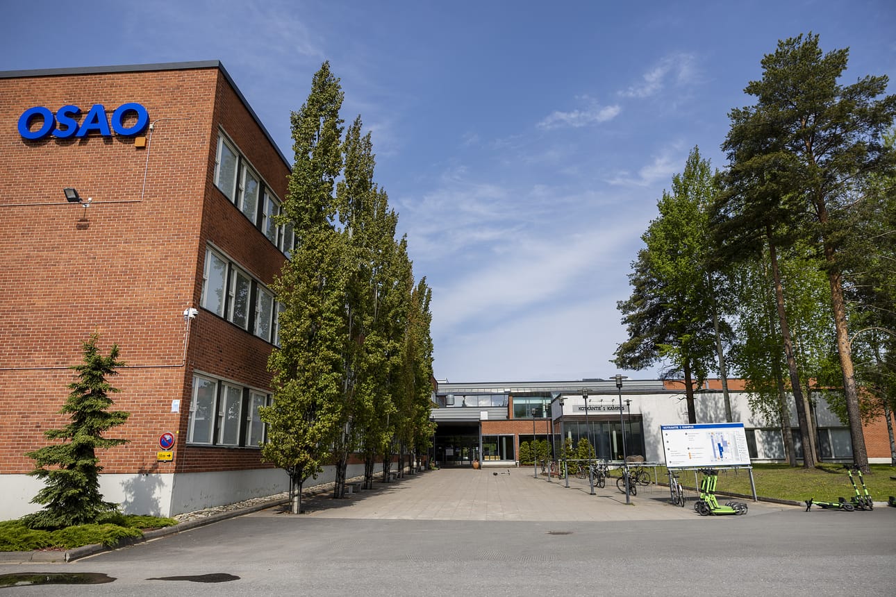 Koulutuskuntayhtymä OSAO:n konserniin kuuluvat OSAO:n koulutusyksiköt ja OSAO Edu oy. OSAO:n koulutusyksiköt sijaitsevat Oulussa, Kempeleessä, Limingassa, Muhoksella, Pudasjärvellä ja Taivalkoskella. Arkistokuva.