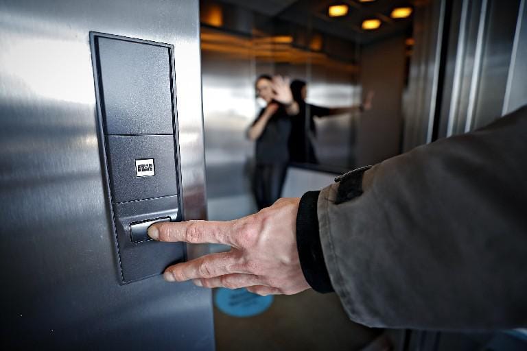 Helsingin Sanomat julkaisi sunnuntaina laajan selvityksen, joka käsittelee kansanedustaja Wille Rydmanin (kok.) suhdetta nuoriin naisiin ja alaikäisiin tyttöihin. Rydman kiistää väitteet. Arkistokuva.