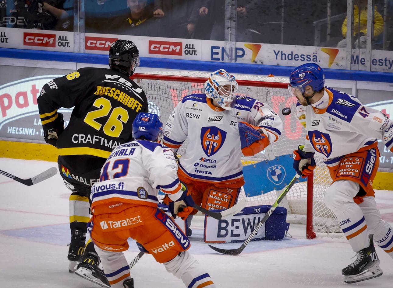 Kärpät pelasi Tapparaa vastaan Raksilassa.