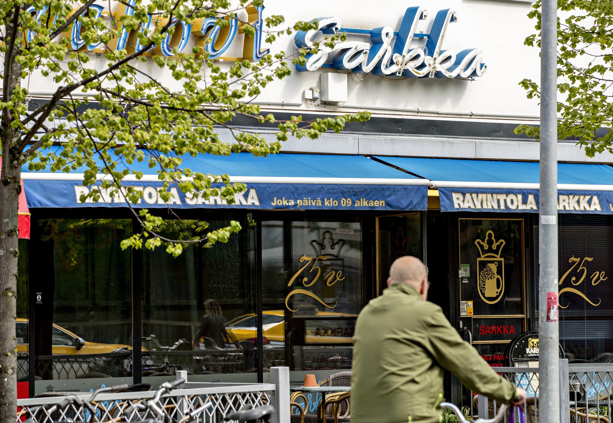 Ravintola Sarkka sijaitsee Hallituskadulla.